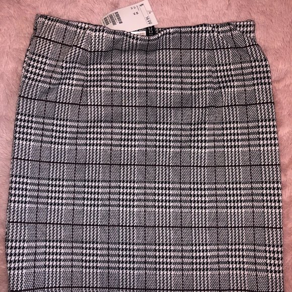 Plaid checkered skirt - Picture 3 of 3